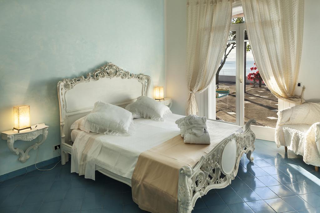 La Villa Resort & Spa Sant'Angelo  Room photo